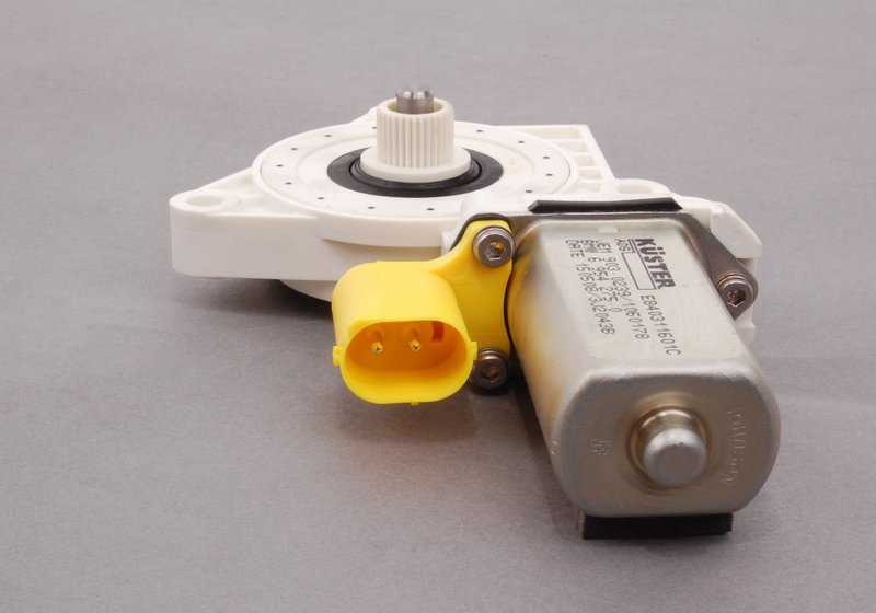 Accionamiento alzacristales delantero izquierdo OEM 67626954275 para MINI R50, R53, Cabrio R52. Original MINI. - Image 3