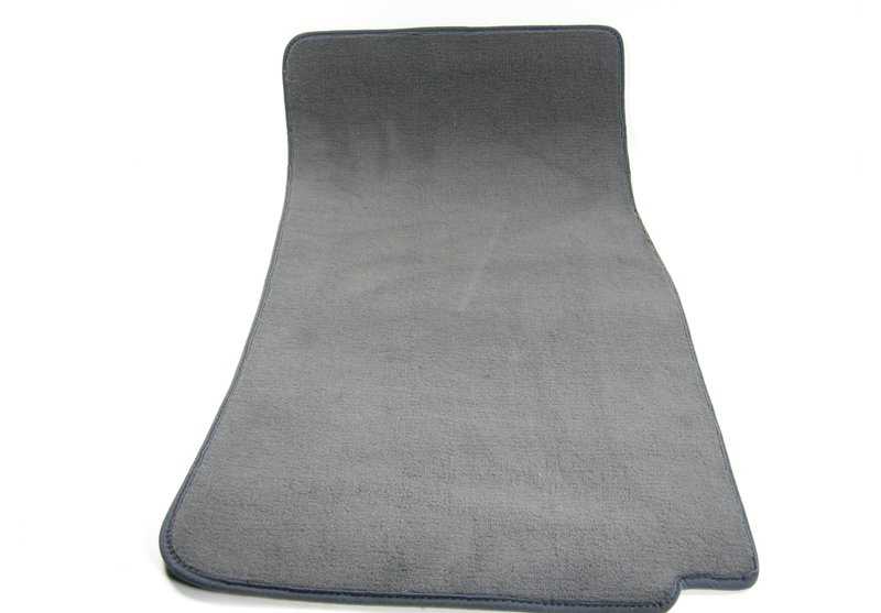 Alfombrillas de velours delanteras y traseras OEM 51478204020 para BMW Serie 5 E39 Berlina y Touring. Original BMW. - Image 2