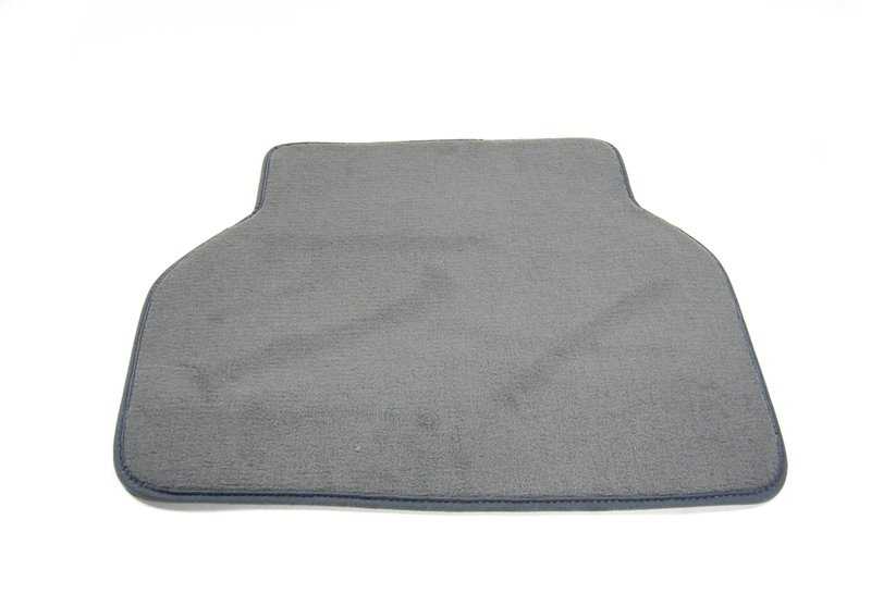 Alfombrillas de velours delanteras y traseras OEM 51478204020 para BMW Serie 5 E39 Berlina y Touring. Original BMW. - Image 3
