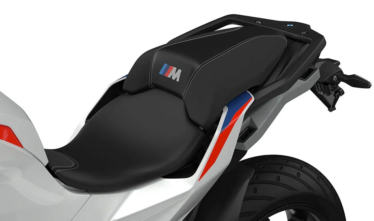 Asiento bajo M negro OEM 52537108146 para motos BMW M 1000 XR y S 1000 XR (desde 2023). Original BMW Motorrad.
