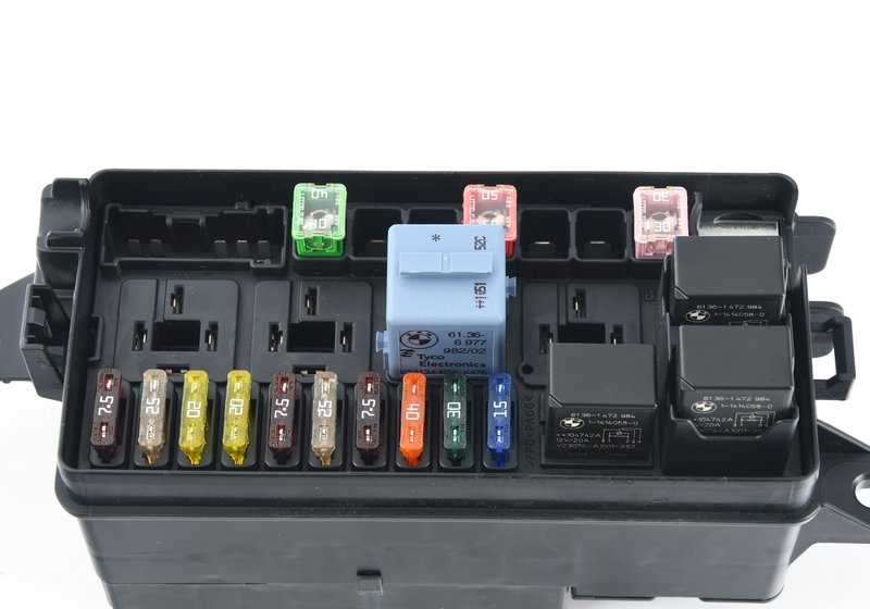Caja para cortacircuitos OEM 61149213372 para MINI R56, R55, R58, R59, R60... y más. Original MINI. - Image 3