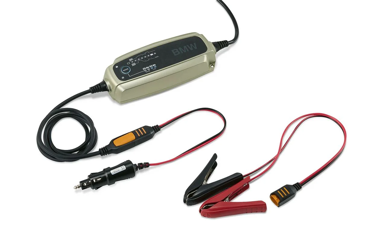 Cargador de baterÃa Plus OEM 77025B5B632 para todas las motos BMW. Original BMW Motorrad.