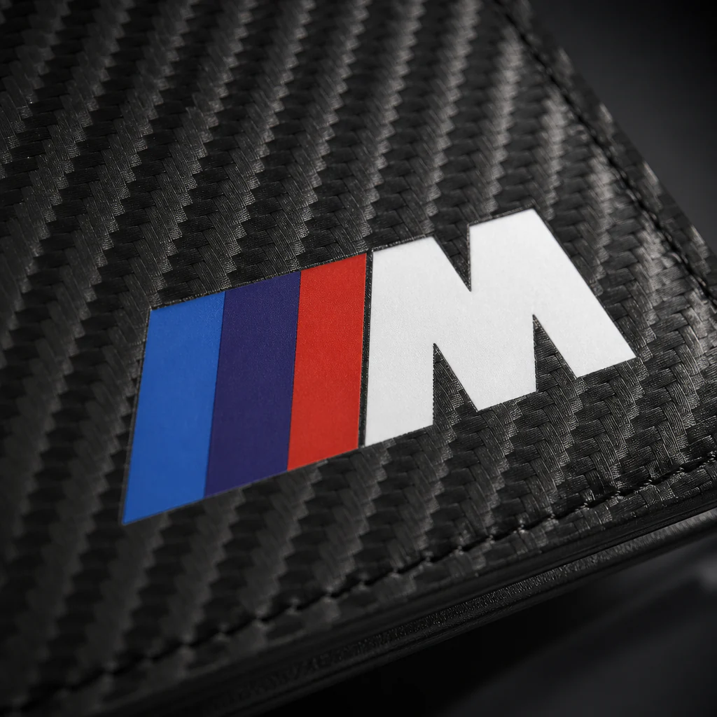 Cartera tarjetero BMW M efecto carbono negro con logo M tricolor - Image 2