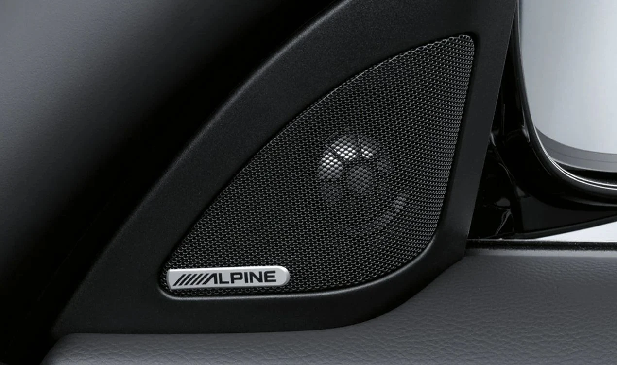Cubierta de altavoz HiFi Alpine izquierda OEM 51337401153 para BMW Serie 4 F32, F33, F36, M4 F82, F83... y más. Original BMW.