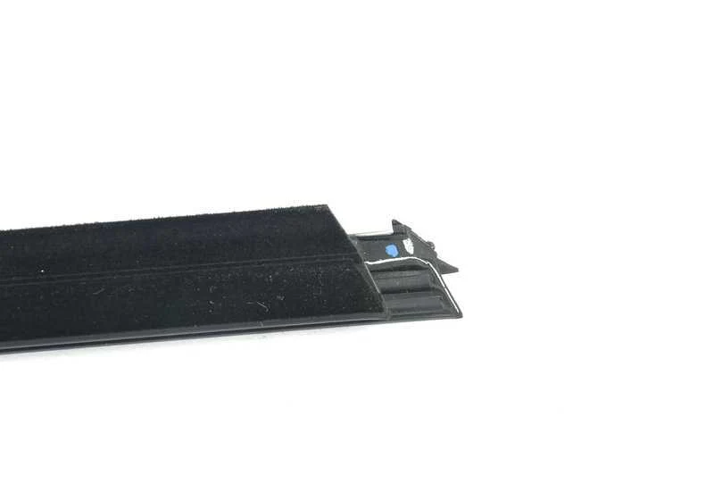 Cubierta pozo exterior izquierda OEM 51337315405 para BMW F32, F33, F82, F83... y más. Original BMW. - Image 3