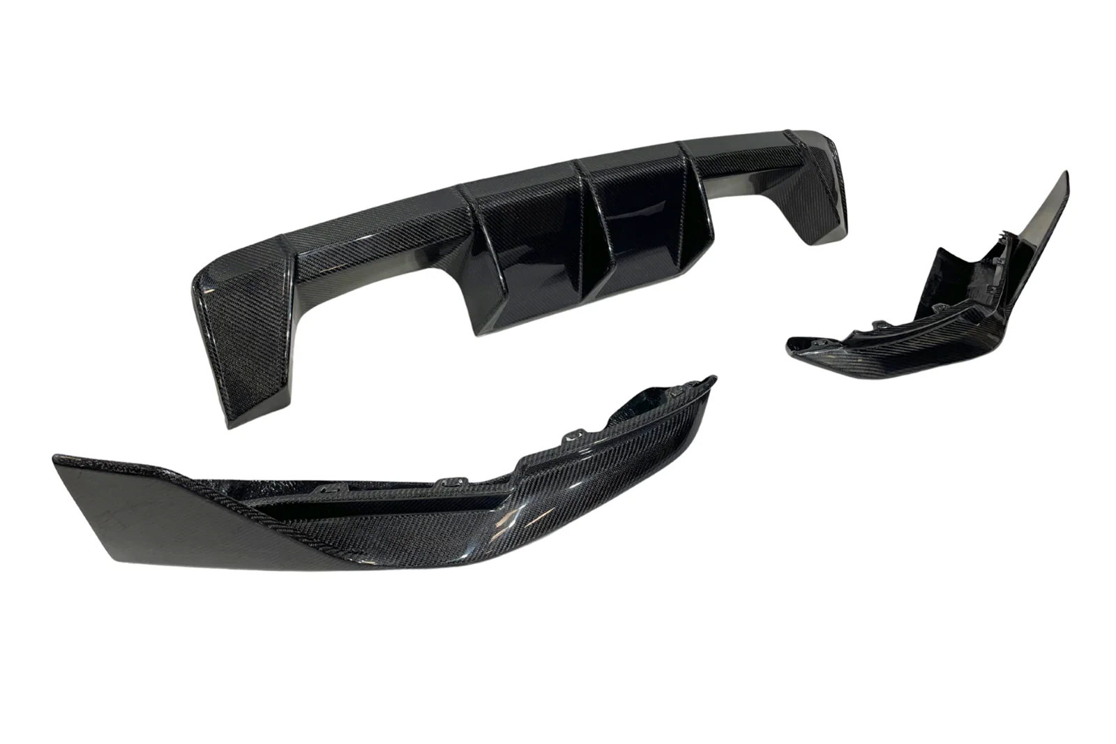 Difusor Trasero BMW G80 Carbono - Image 2