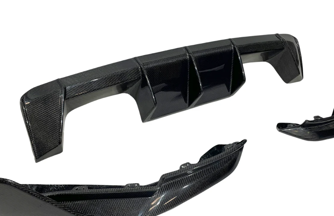 Difusor Trasero BMW G80 Carbono - Image 3