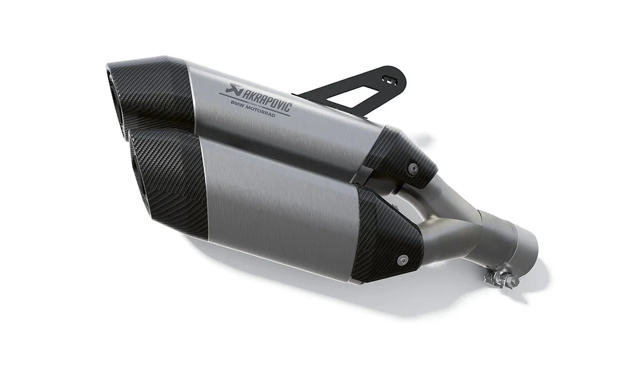 Doble silenciador trasero OEM 77115A82FC2 para motos BMW R 1300 GS (KA1), R 1300 GS Adventure (KA2). Original BMW Motorrad.