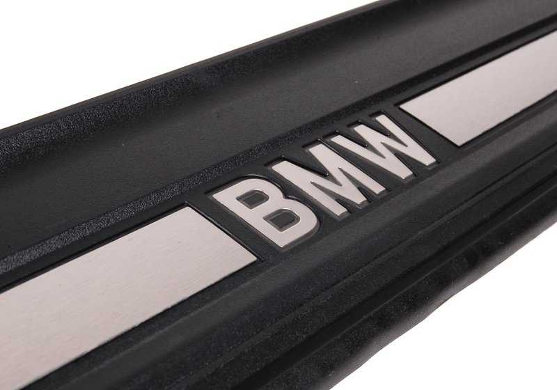 Embellecedor de entrada delantero izquierdo OEM 51477203601 para BMW Serie 5 F10, F11, F10 LCI, F11 LCI. Original BMW. - Image 2