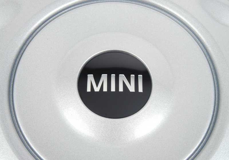 Embellecedor de rueda 15" OEM 36136785977 para MINI R50, R53, R56, Clubman R55, Cabrio R52, Coupé R58, Roadster R59... y más. Original MINI. - Image 3