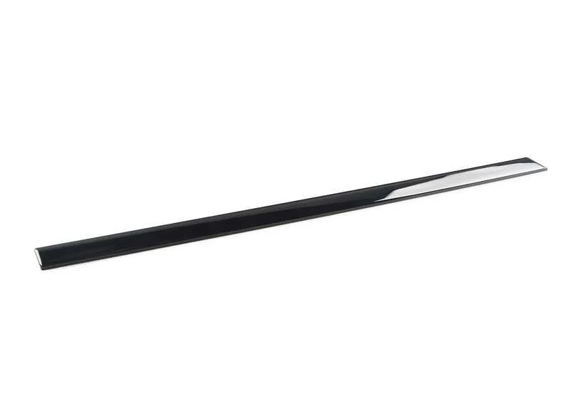 Embellecedor puerta trasera izquierda OEM 51428256257 para BMW Serie 5 E39. Original BMW. - Image 2