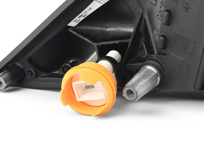 Espejo exterior derecho sin vidrio calentable OEM 51167268236 para BMW Serie 5 F10, F11. Original BMW. - Image 2