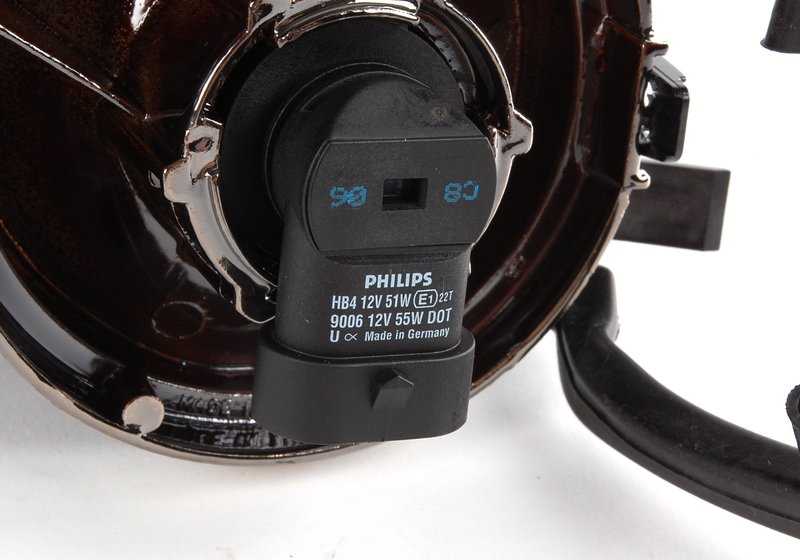Faro antiniebla delantero derecho OEM 63176920704 para BMW Serie 3 E46. Original BMW. - Image 4