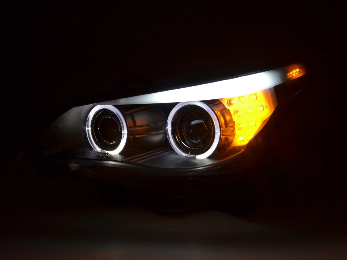 Faros delanteros delanteros Xenón Angel Eyes LED BMW Serie 5 E60 / E61 03-04 negro para volante a la derecha - Image 4