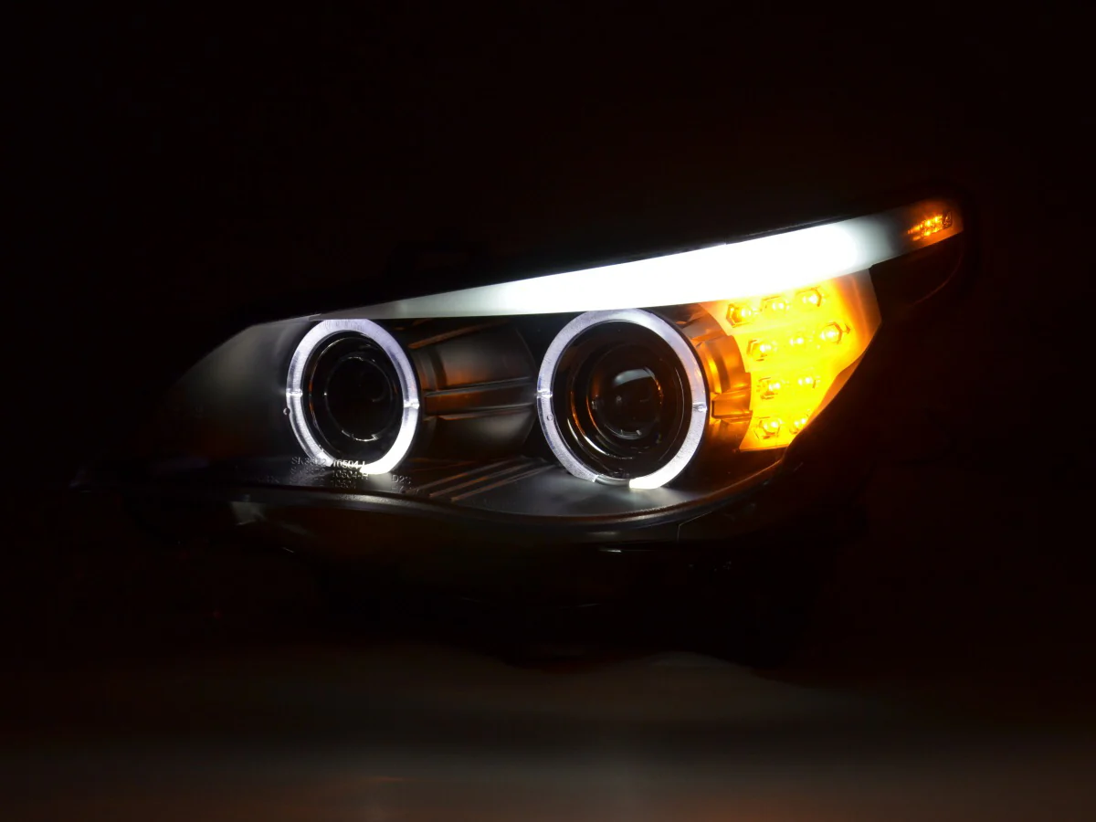 Faros delanteros delanteros Xenón Angel Eyes LED BMW Serie 5 E60 / E61 05-08 negro para volante a la derecha - Image 4