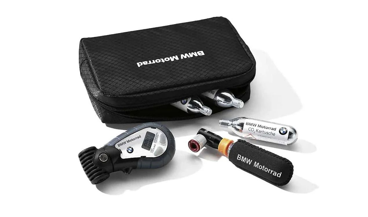 Juego de viaje para presión de inflado de neumáticos OEM 77022414852 para todas las motos BMW. Original BMW Motorrad.