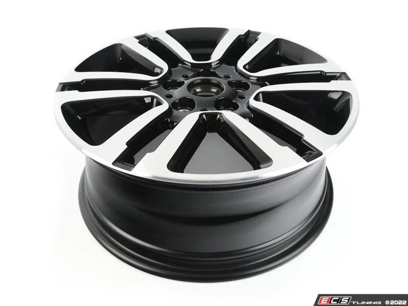 Llanta de aleación 17" 7J ET54 Jet Black Uni OEM 36106873929 para MINI F55, F56, F57, F56 BEV, F56 LCI, F55 LCI, F57 LCI… y más. Original MINI. - Image 3
