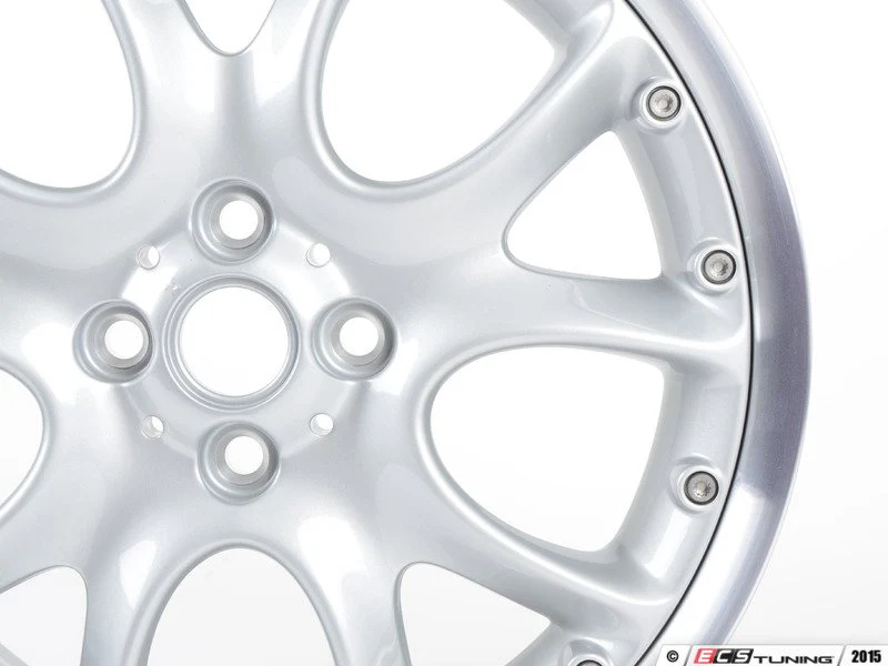 Llanta de aleación 2 piezas plata 7Jx17 ET48 OEM 36116775686 para MINI R50, R53, R56, R55 Clubman, R52 Cabrio, R57 Cabrio, R58 Coupé, R59 Roadster… y más. Original MINI. - Image 2
