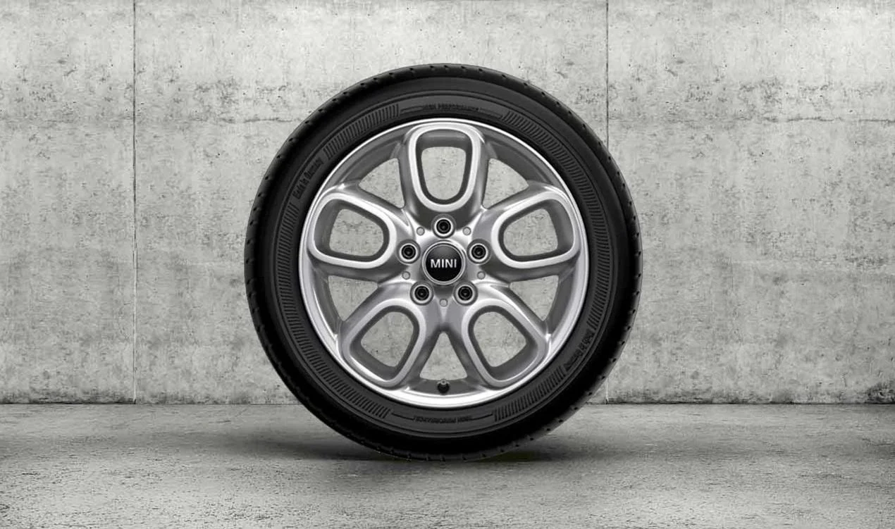 Llanta de aleación ligera 6,5Jx16 ET54 Bright Silver para MINI F55, F56, F56 BEV, F57… y más OEM 36116855103. Original MINI.