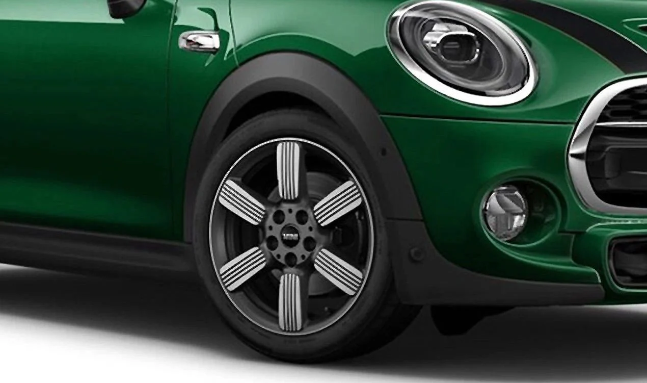 Llanta de aleación ligera 7Jx17 ET54 color Spectre Gris (Spectre Gray Dark Metallic) OEM 36116884399 para MINI F55, F56, F57... y más. Original MINI. - Image 4
