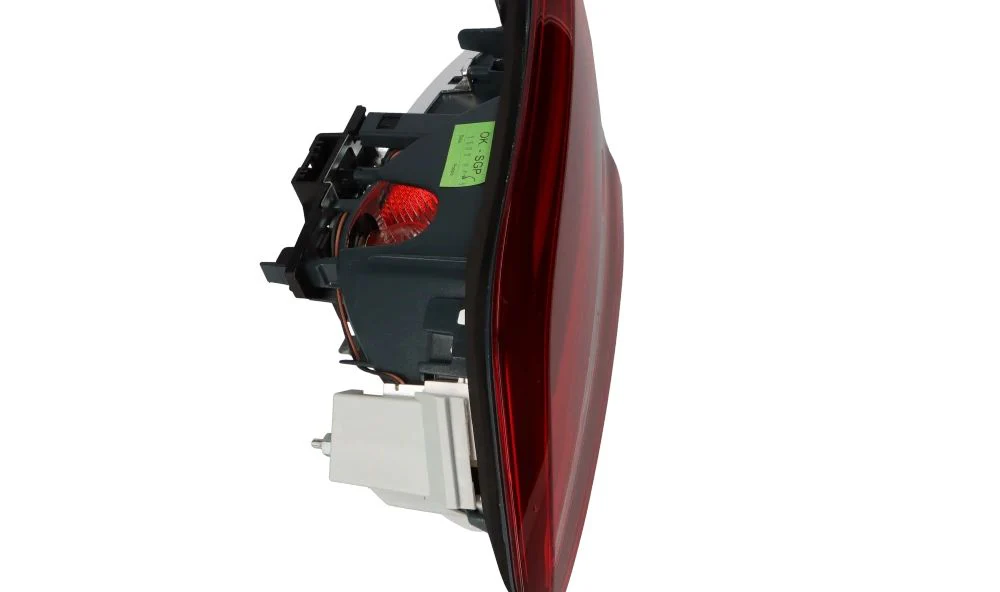Luz trasera en tapa del maletero izquierda OEM 63217350697 para BMW X1 F48. Original BMW. - Image 5