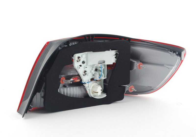 Luz trasera izquierda OEM 63217162301 para BMW Serie 3 E93 (320d, 320i). Original BMW. - Image 2