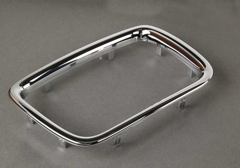 Marco embellecedor derecho OEM 51138148726 para BMW Serie 5 E34 518g, 518i... y más. Original BMW. - Image 3