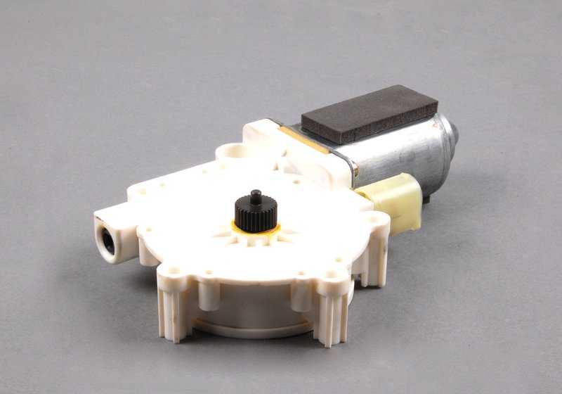 Motor elevalunas delantero derecho/trasero izquierdo OEM 67628360512 para BMW E39, Z8. Original BMW. - Image 4