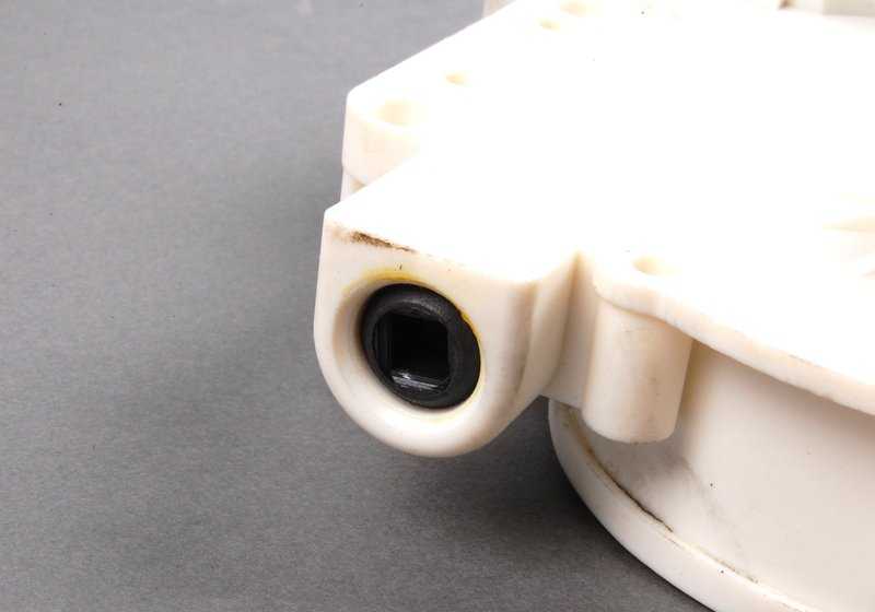 Motor elevalunas delantero derecho/trasero izquierdo OEM 67628360512 para BMW E39, Z8. Original BMW. - Image 5