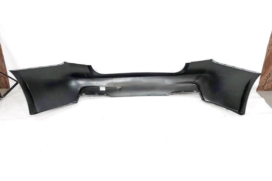 Paragolpes Trasero BMW F30 Look M-Tech - Image 3