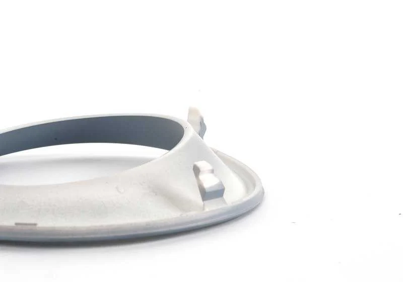Paramento de faro antiniebla derecho imprimado OEM 51113423790 para BMW X3 E83. Original BMW. - Image 3