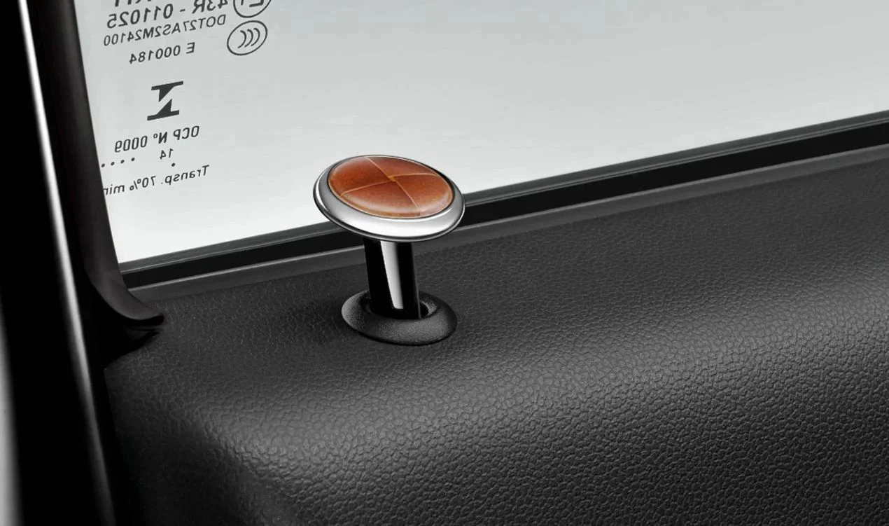 Pasador de puerta azul OEM 82292358509 para MINI R56, F56, Clubman F54, Countryman F60... y más. Original MINI. - Image 4