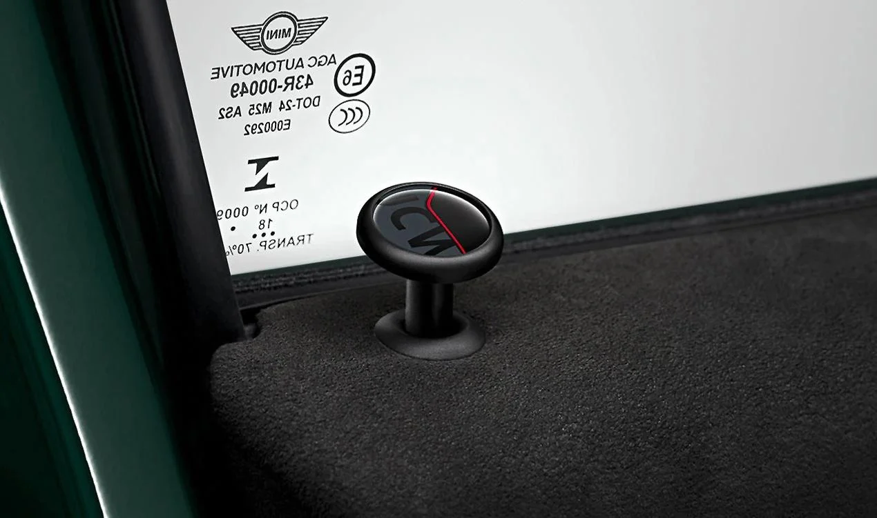 Pasador de puerta OEM 82292469991 para MINI R50, R56, F56, F54, Countryman F60... y más. Original MINI. - Image 3