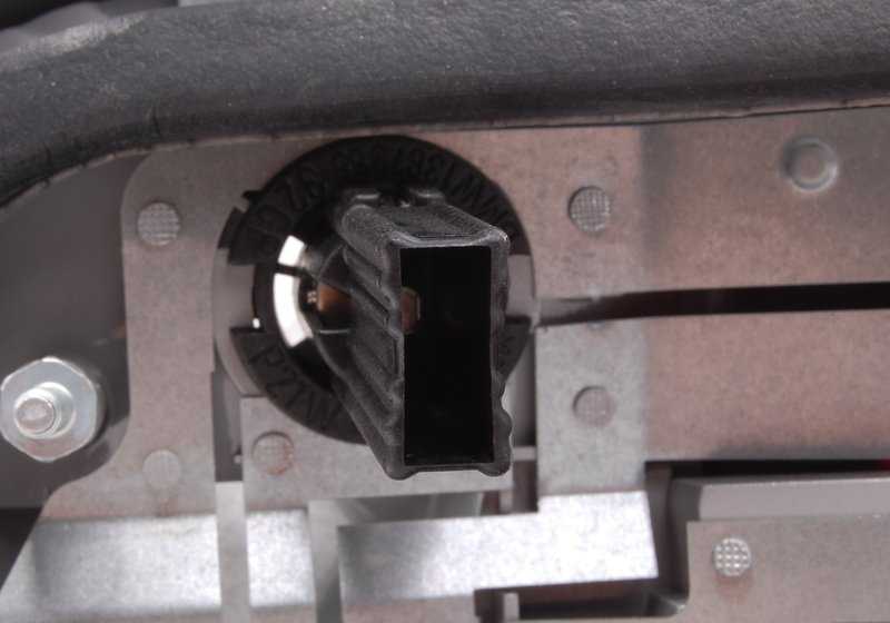 Piloto trasero izquierdo con intermitente blanco OEM 63219403099 para BMW Serie 3 E36 320i, 323i... y más. Original BMW. - Image 5