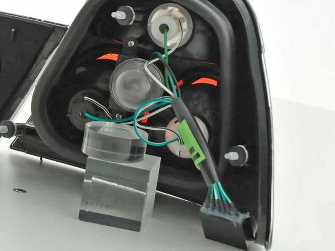 Pilotos traseros BMW Serie 3 Coupé E46 99-02 cromado - Image 3