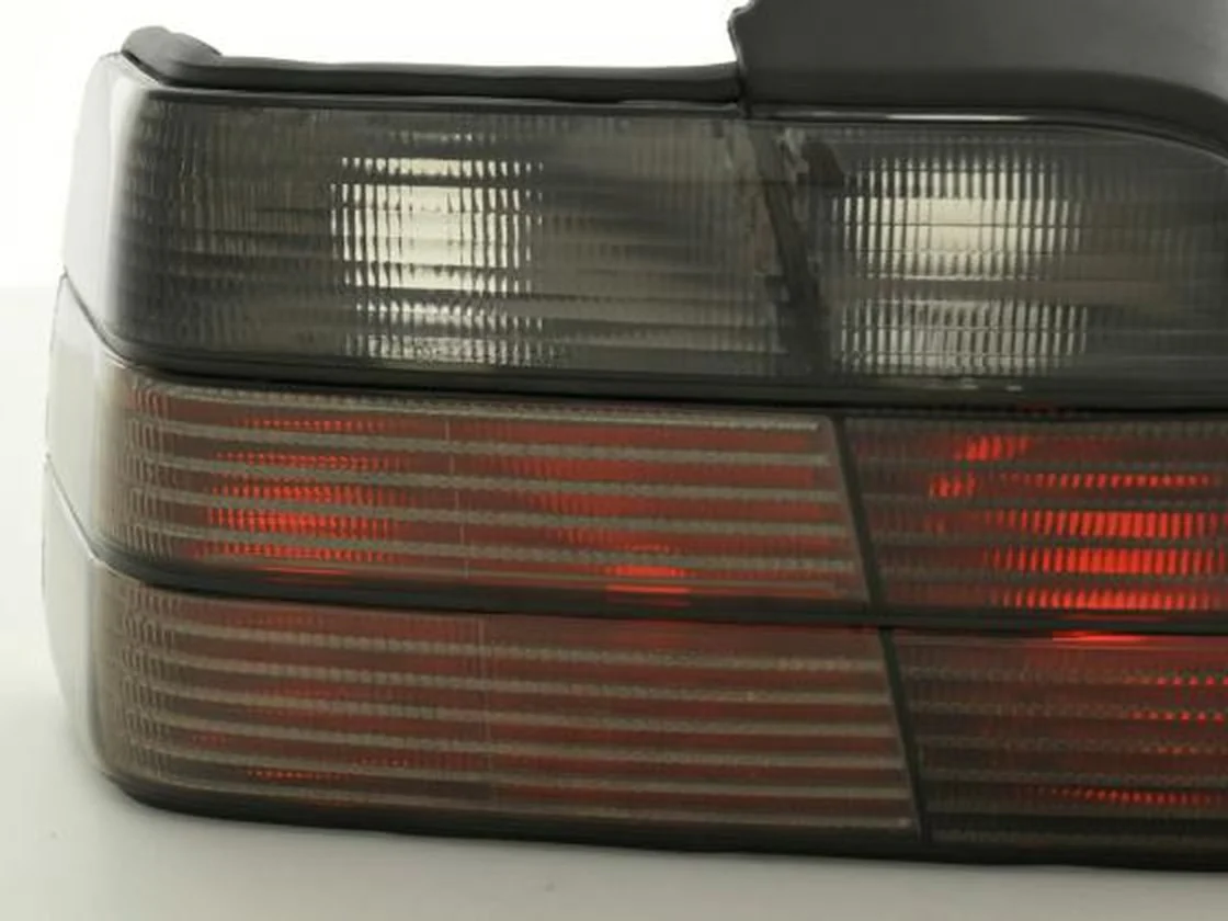 Pilotos traseros BMW Serie 3 Berlina E36 91-98 negro - Image 3