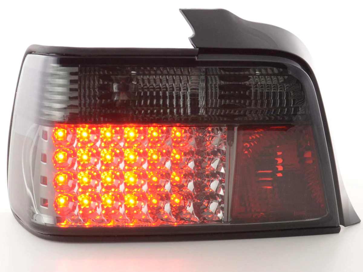 Pilotos traseros LED BMW Serie 3 Berlina E36 91-98 negro - Image 3