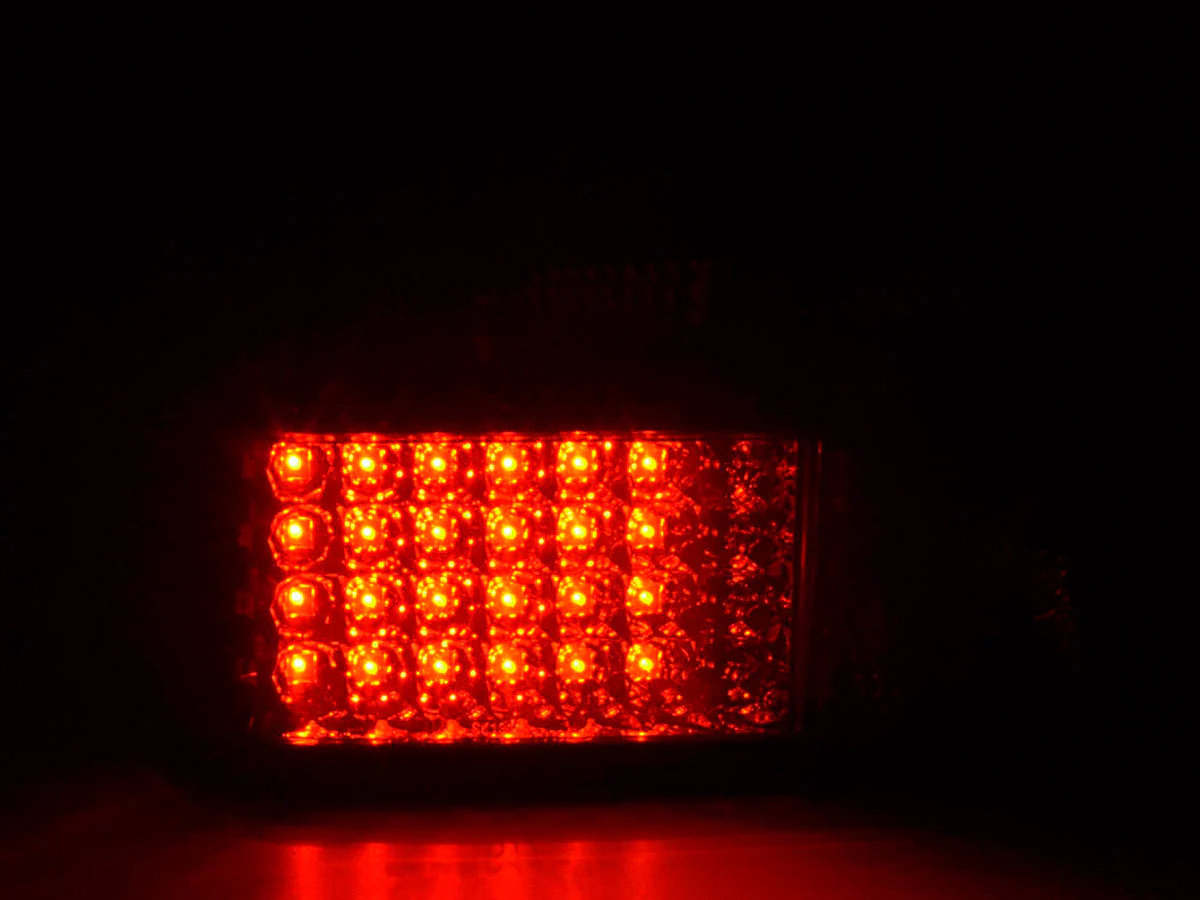 Pilotos traseros LED BMW Serie 3 Berlina E36 91-98 negro - Image 4