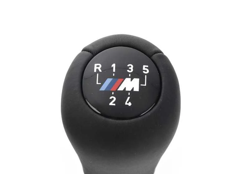 Pomo de cambio de marchas en cuero con placa M/5 velocidades OEM 25117896031 para BMW Serie 3 E46. Original BMW. - Image 4
