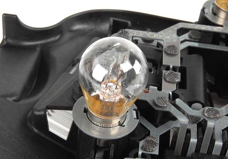 Portalámparas trasero derecho OEM 63218364730 para BMW Serie 3 E46. Original BMW. - Image 2