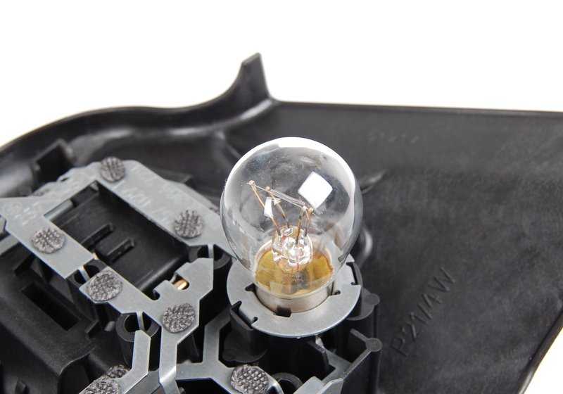 Portalámparas trasero izquierdo OEM 63218364729 para BMW Serie 3 E46. Original BMW. - Image 3
