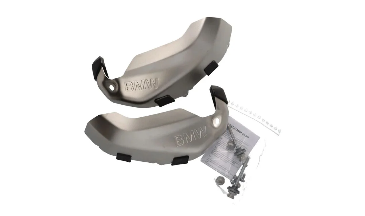 Protección de tapa de culata acero inoxidable OEM 77148406187 para motos BMW R1250GS, R1250GS Adventure, R1250RT, R1250R, R1250RS. Original BMW Motorrad.