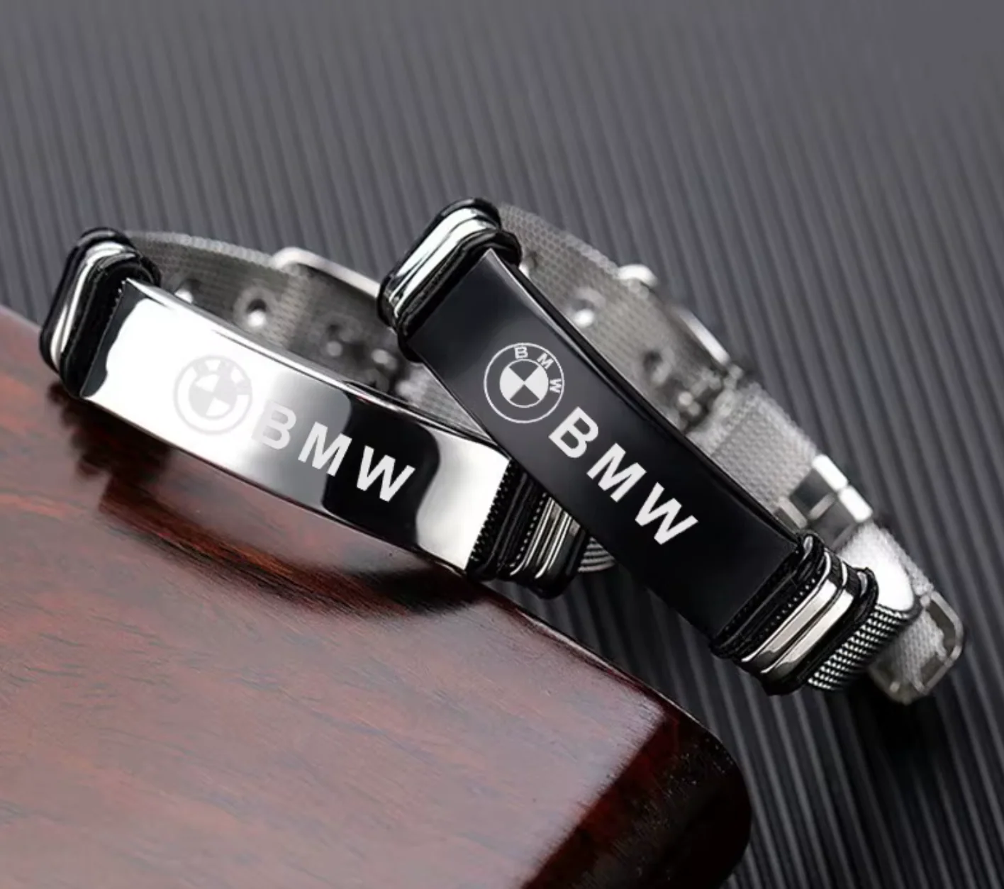 Pulsera BMW (pulsera metálica) ajustable en acero inoxidable con placa BMW o ///M - Image 4