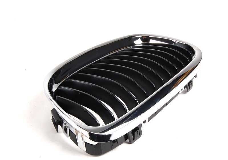 Rejilla de adorno con marco cromado izquierdo OEM 51137201967 para BMW Serie 3 E90, E91 LCI. Original BMW.