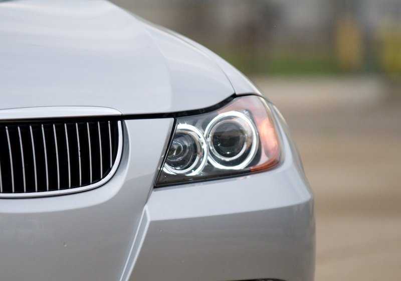 Rejilla de adorno izquierda OEM 51137120009 para BMW Serie 3 E90, E91. Original BMW.