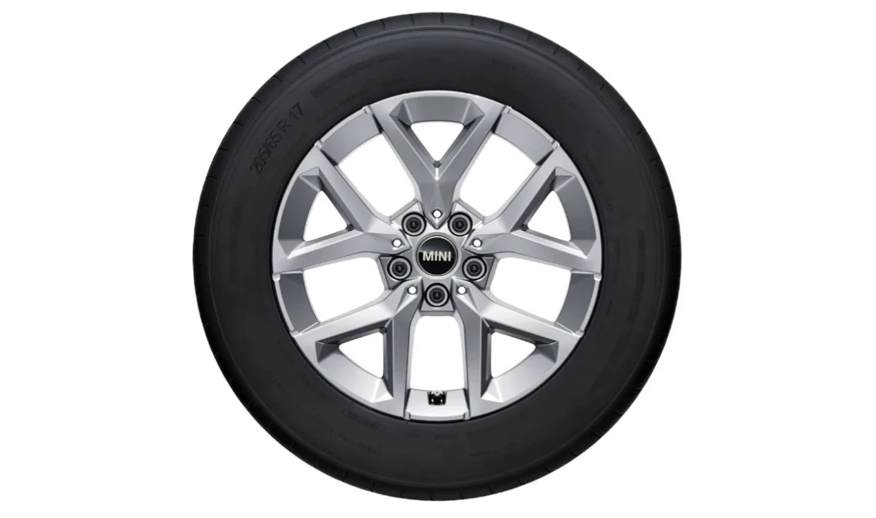 Rueda completa de invierno Y-Spoke 896 Orbit Grey 17" OEM 36115A8E5B7 para MINI Countryman U25 (10/2022 - 03/2025). Original MINI.
