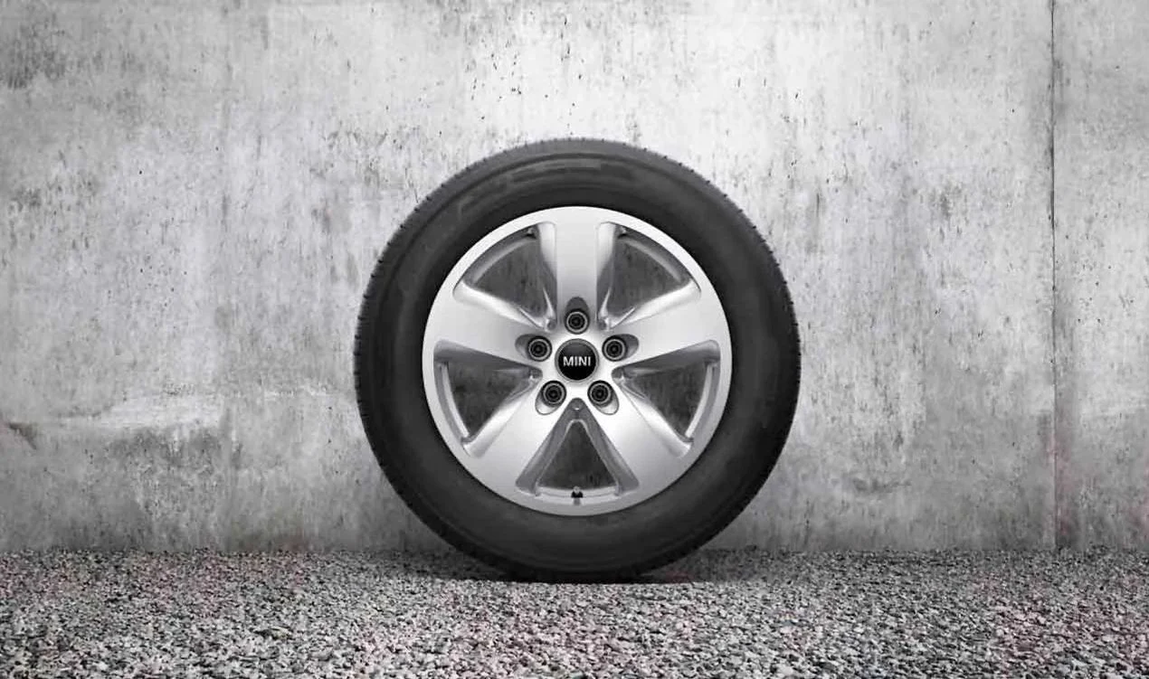 Rueda de invierno completa Revolite Spoke 517 OEM 36112411025 para MINI Clubman F54, F54 LCI. Original MINI.
