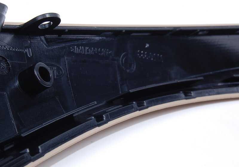Tapa de empuñadura interior de puerta izquierda beige OEM 51419150339 para BMW E90, E90 LCI, E91, E91 LCI. Original BMW. - Image 4