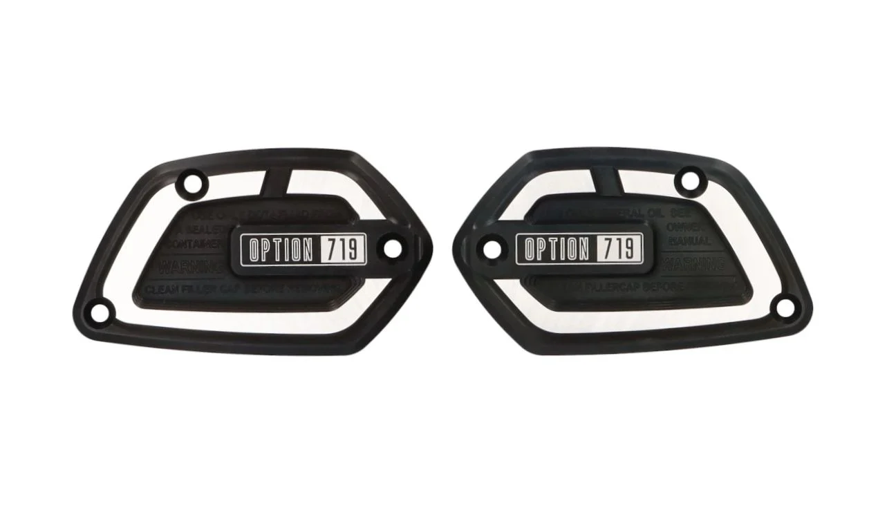Tapa izquierda del depósito de expansión Option 719 Shadow OEM 32721542055 para motos BMW R nineT, R nineT Pure, R nineT Scrambler, R nineT Urban G/S... y más. Original BMW Motorrad