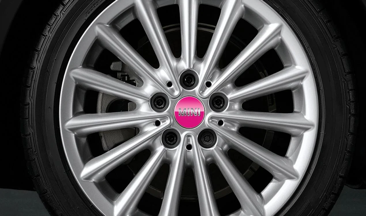 Tapacubos rosa OEM 36132360946 para MINI F56, F55, Clubman F54, Cabrio F57, Countryman F60. Original MINI.